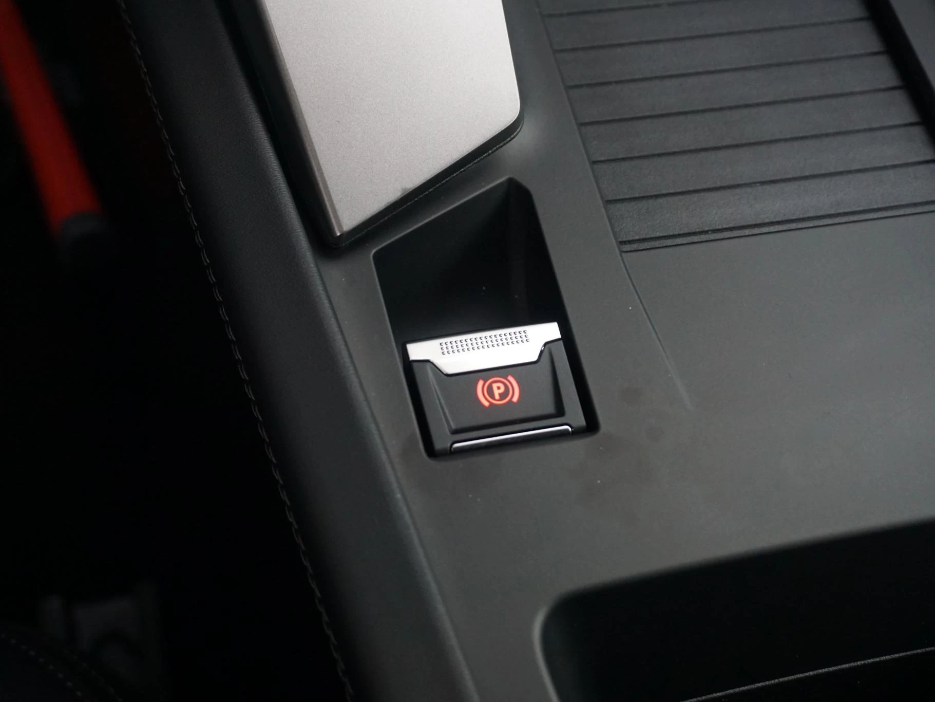 Hoofdafbeelding Peugeot e-308