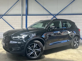 Hoofdafbeelding Volvo XC40 Volvo XC40 2.0 B4 R-Design Pano| Blis|Keyless|R-Camera|Full