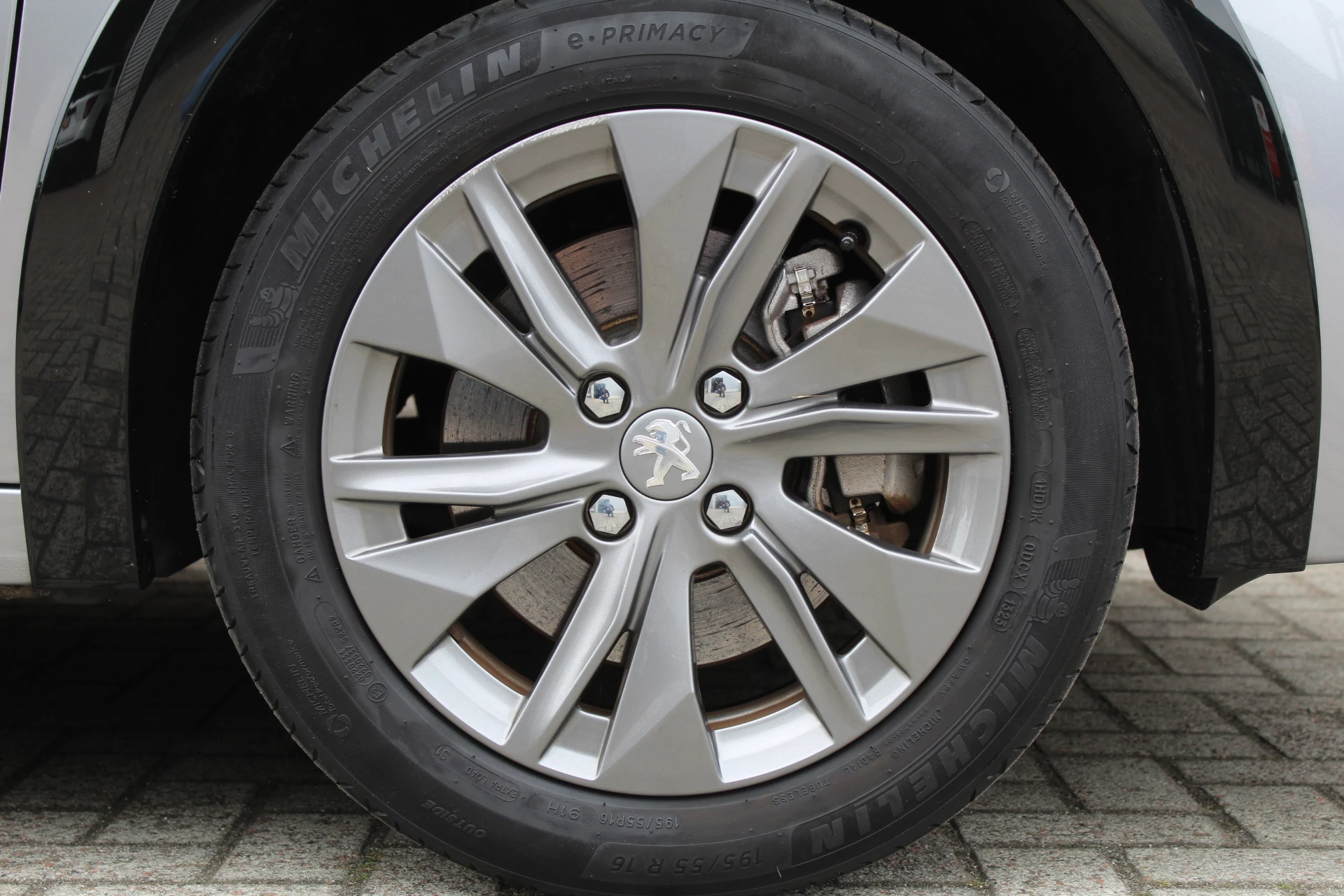 Hoofdafbeelding Peugeot e-208