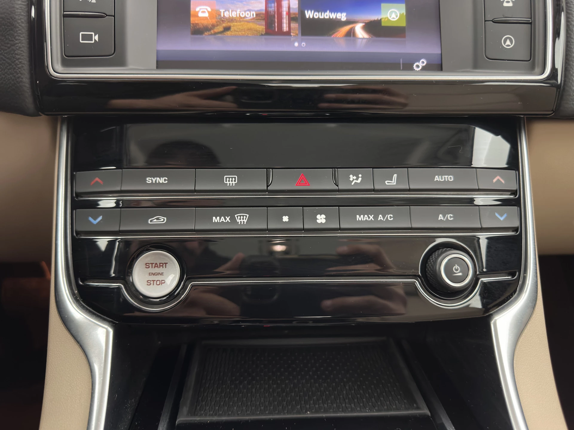 Hoofdafbeelding Jaguar XE