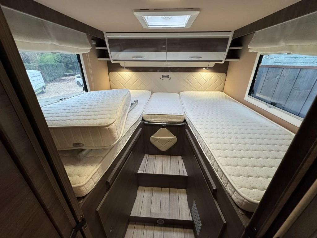 Hoofdafbeelding McLouis Carat 473