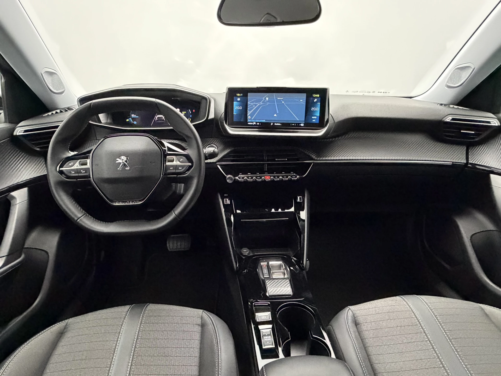 Hoofdafbeelding Peugeot e-2008