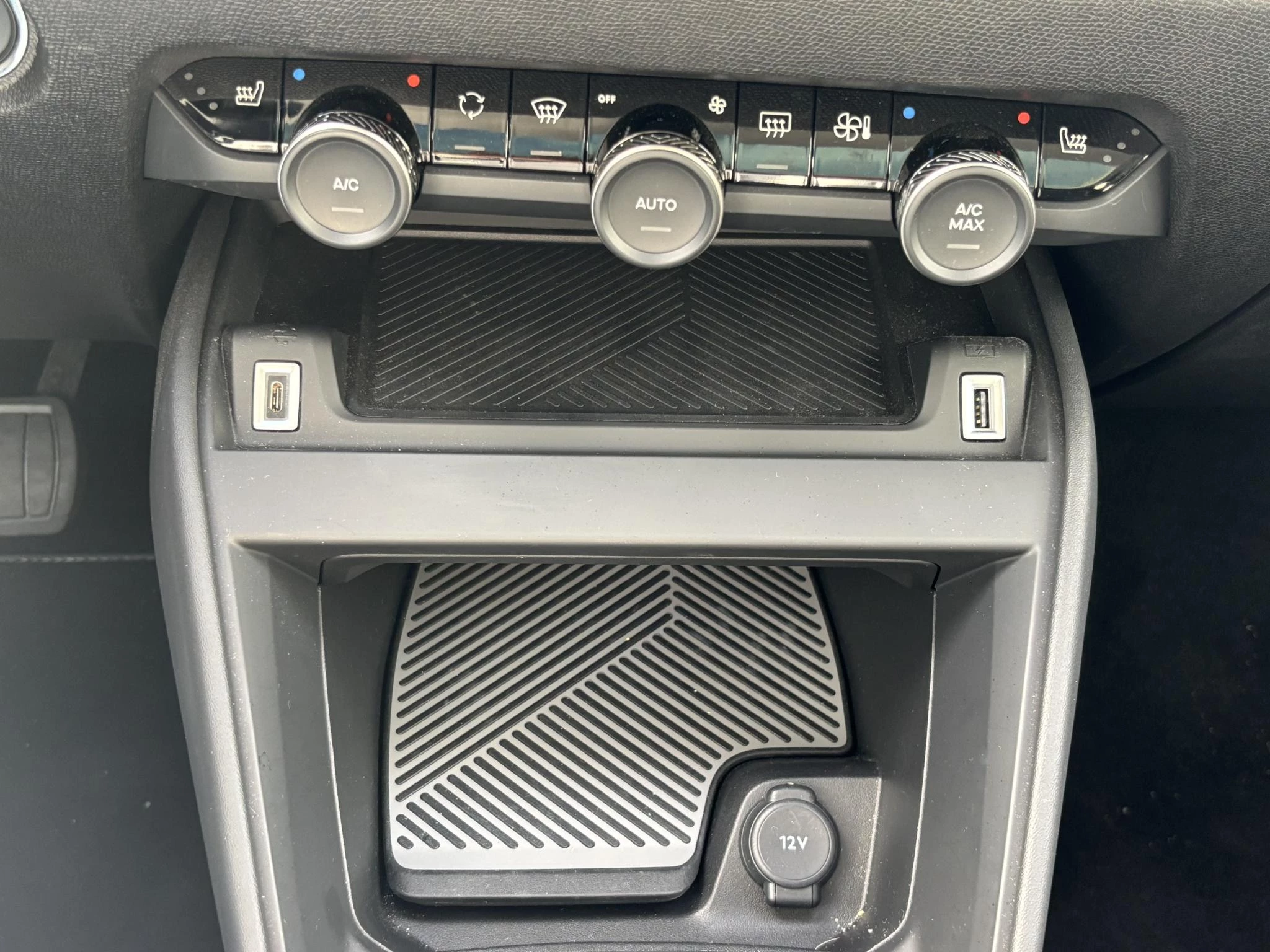 Hoofdafbeelding Citroën ë-C4