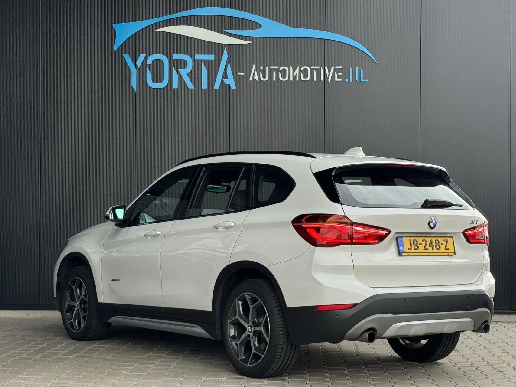Hoofdafbeelding BMW X1