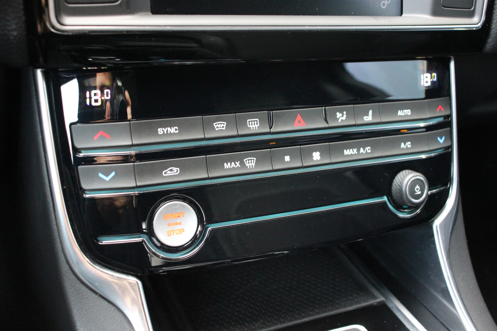 Hoofdafbeelding Jaguar XE