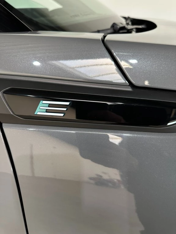 Hoofdafbeelding Peugeot e-2008