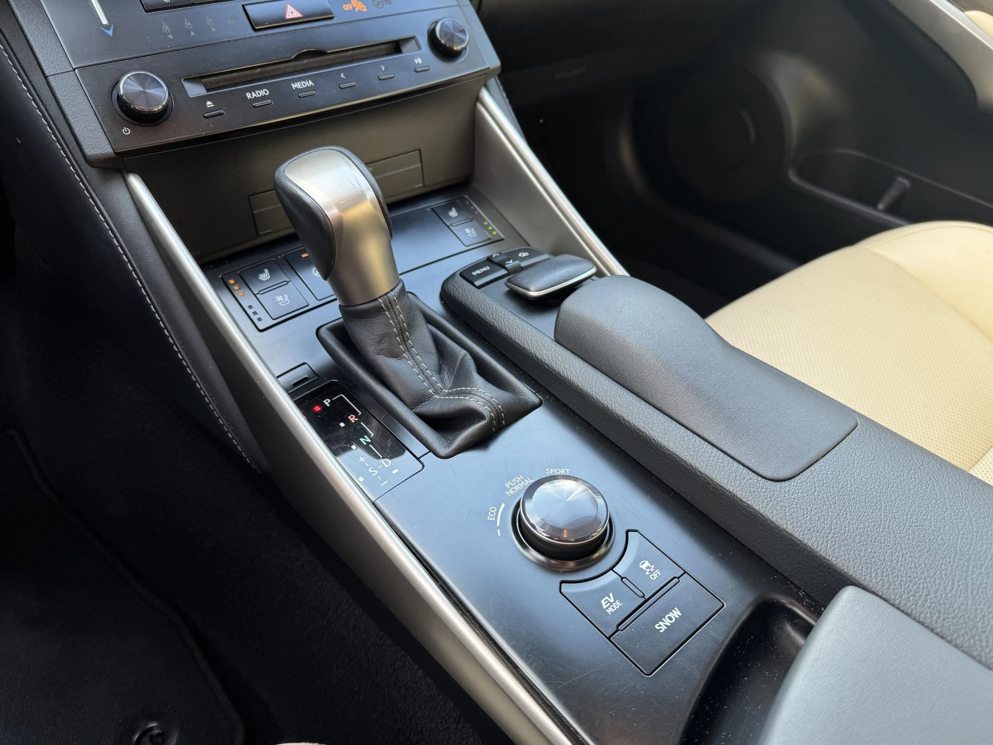 Hoofdafbeelding Lexus IS