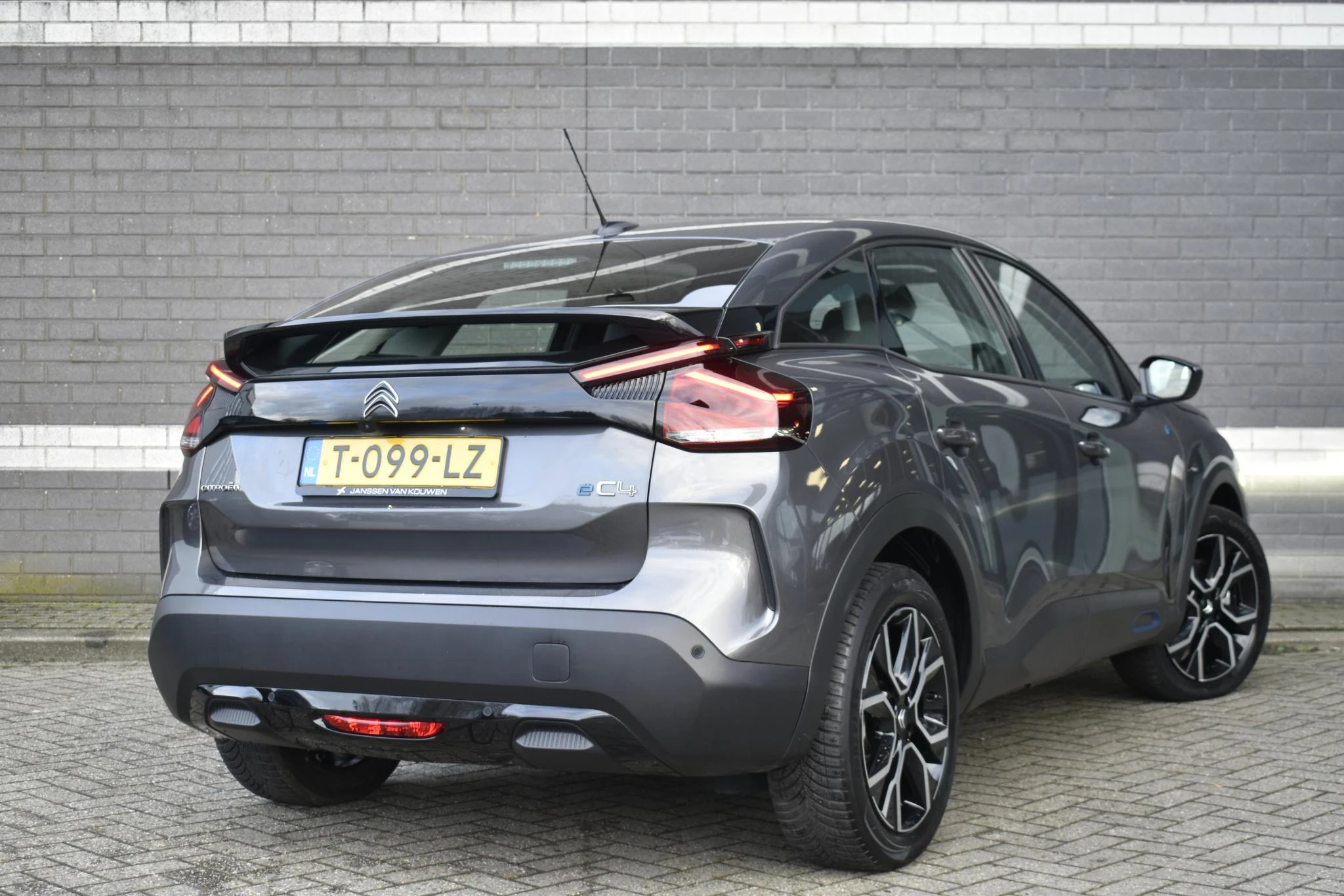 Hoofdafbeelding Citroën ë-C4