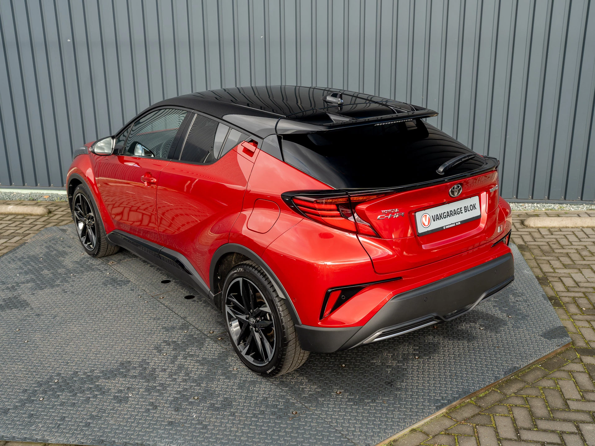 Hoofdafbeelding Toyota C-HR