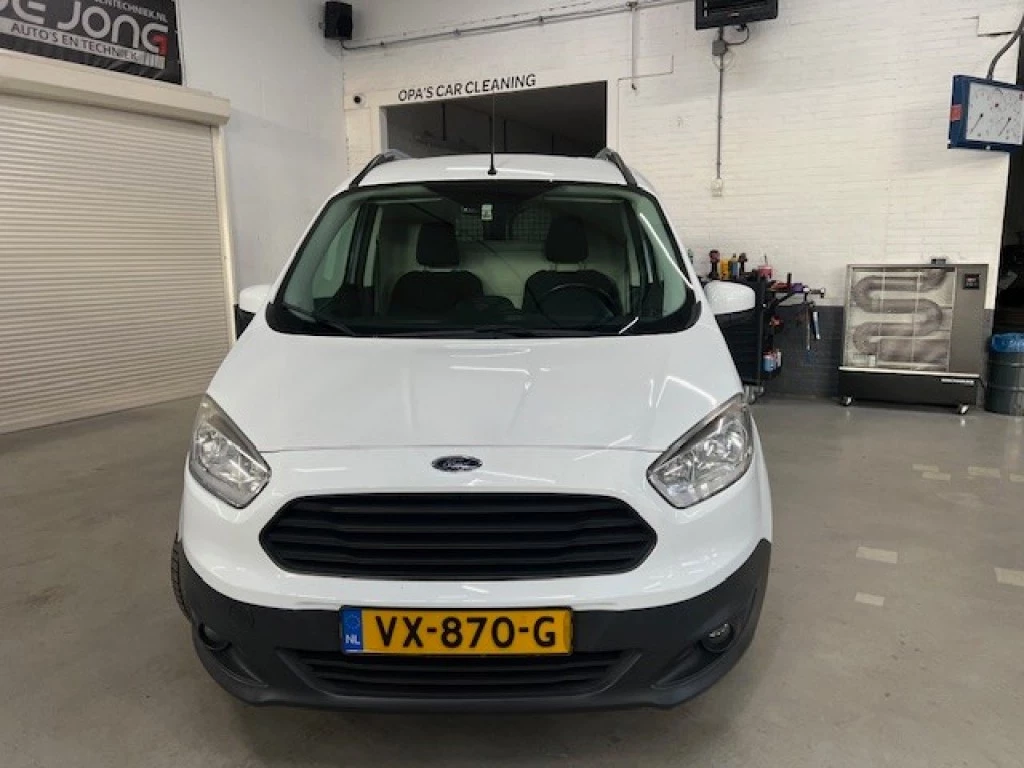 Hoofdafbeelding Ford Transit Courier