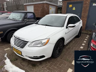 Hoofdafbeelding Chrysler 200 Chrysler 200 2011 Automaat Leder Let op automaatbak stuk!!