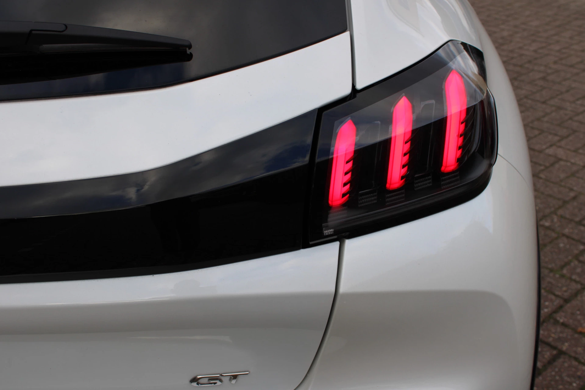 Hoofdafbeelding Peugeot e-208