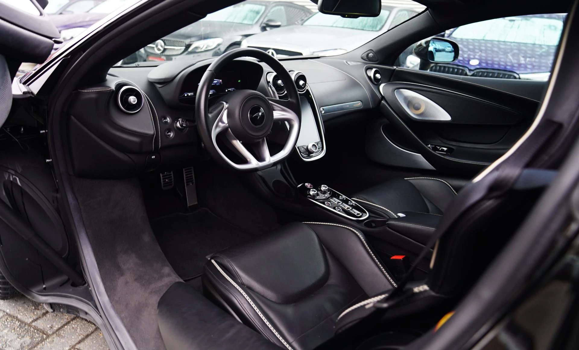 Hoofdafbeelding McLaren GT