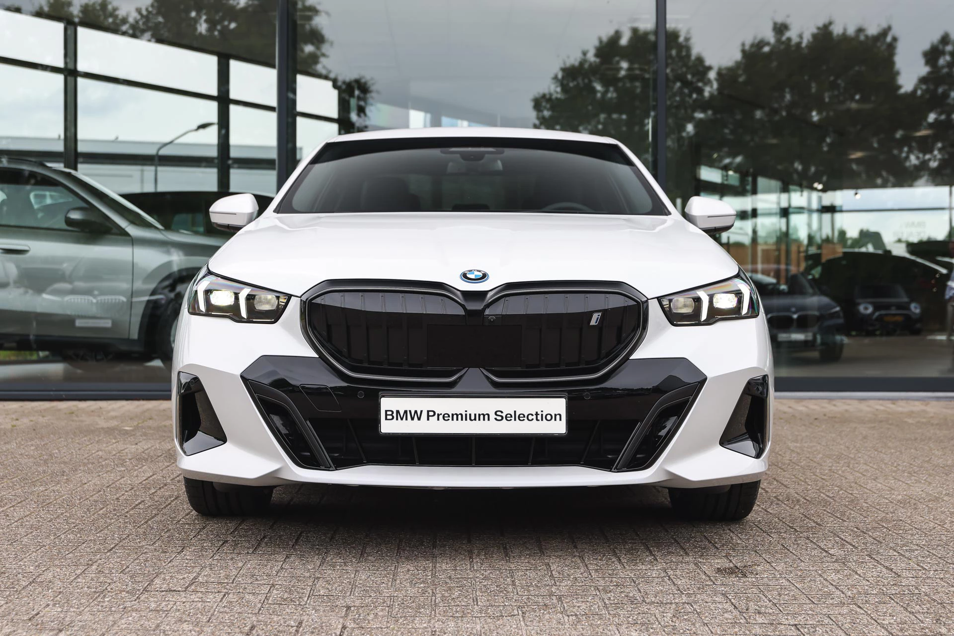 Hoofdafbeelding BMW i5