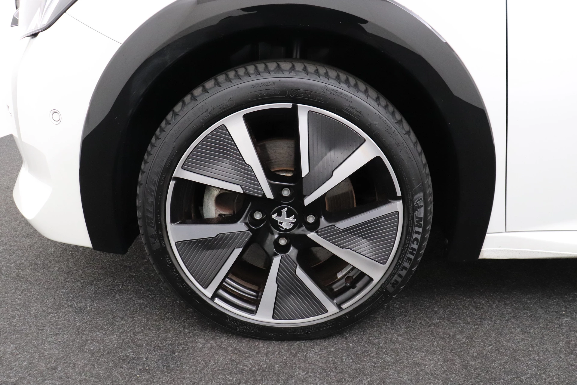 Hoofdafbeelding Peugeot e-208