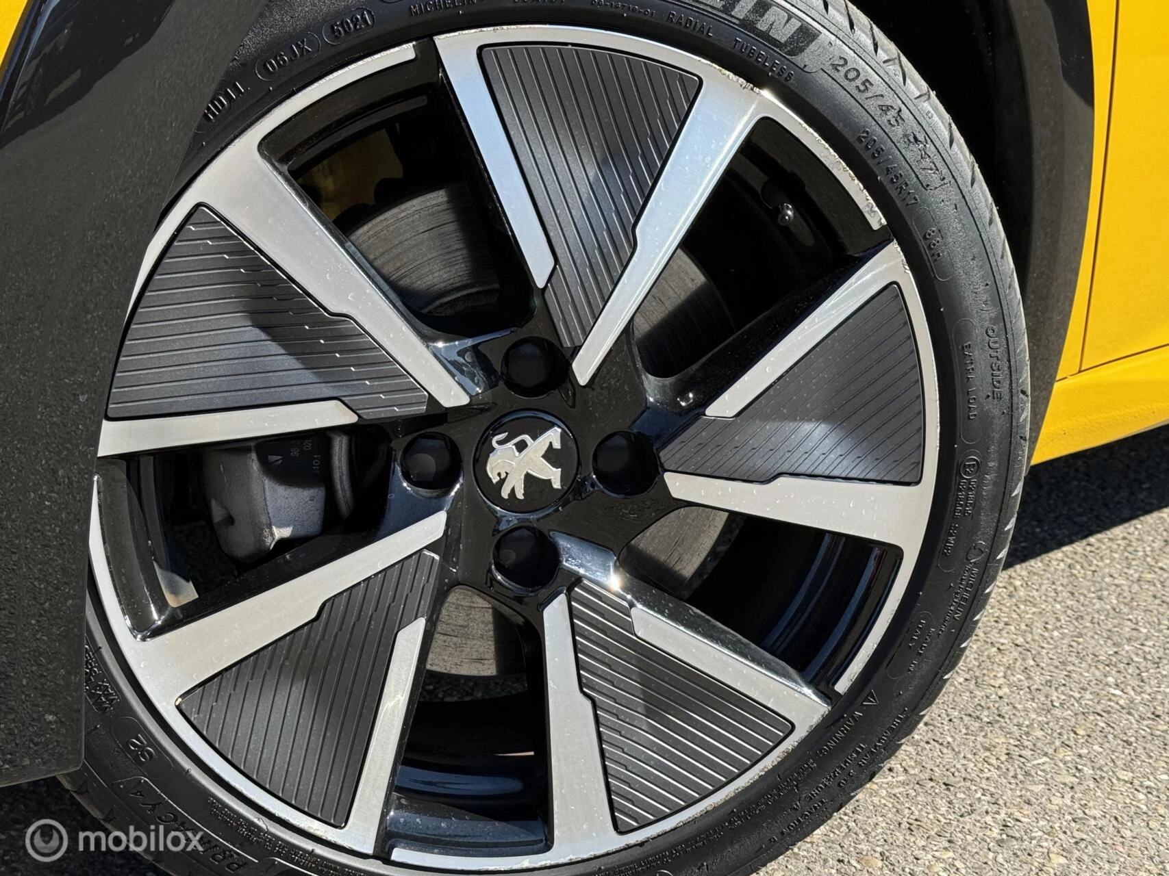 Hoofdafbeelding Peugeot e-208