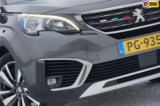 Peugeot 5008 1.2 PureTech Allure - Gris Platinium - Mistral leder/Carplay/19 inch Washington