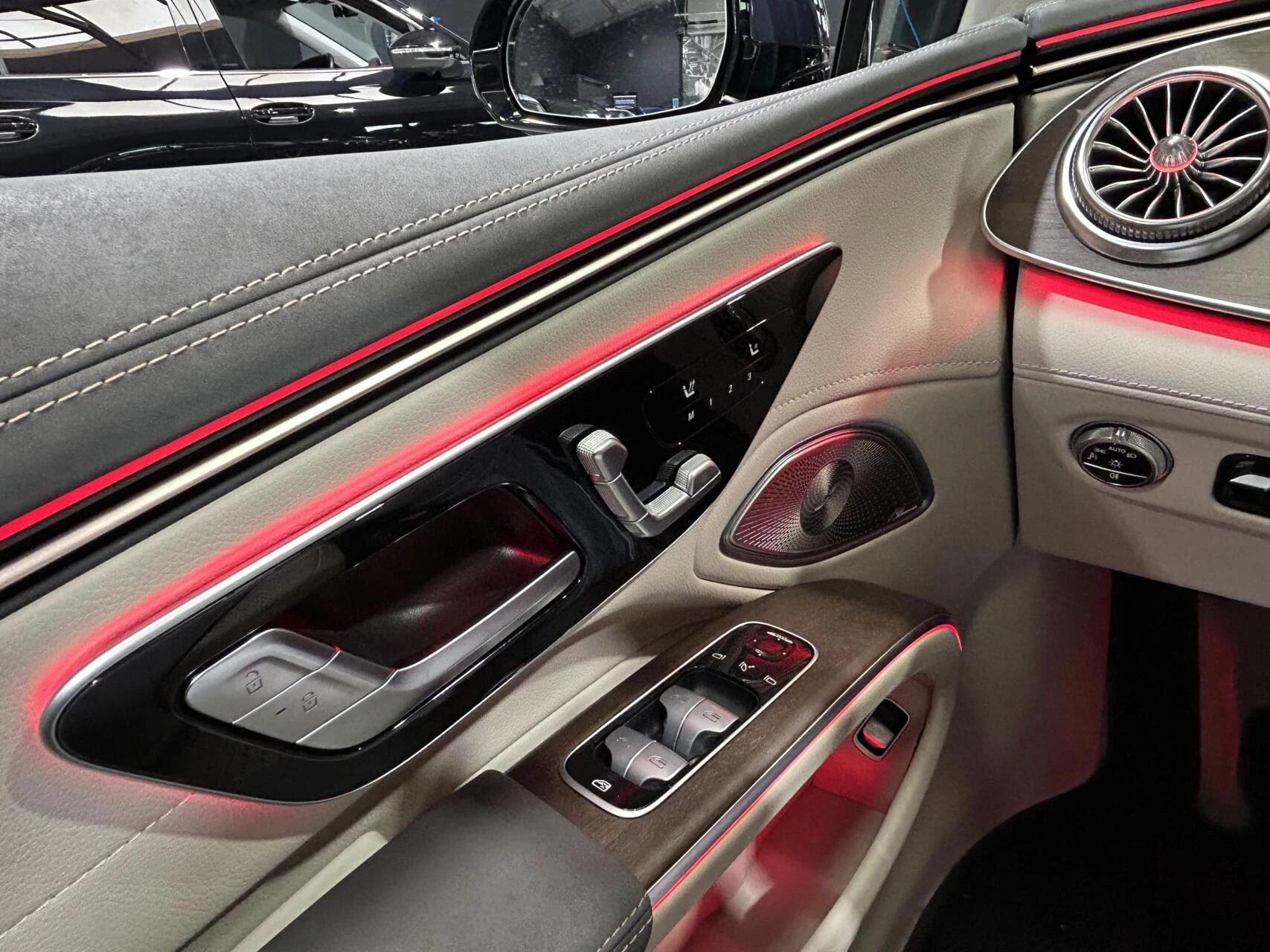Hoofdafbeelding Mercedes-Benz EQS