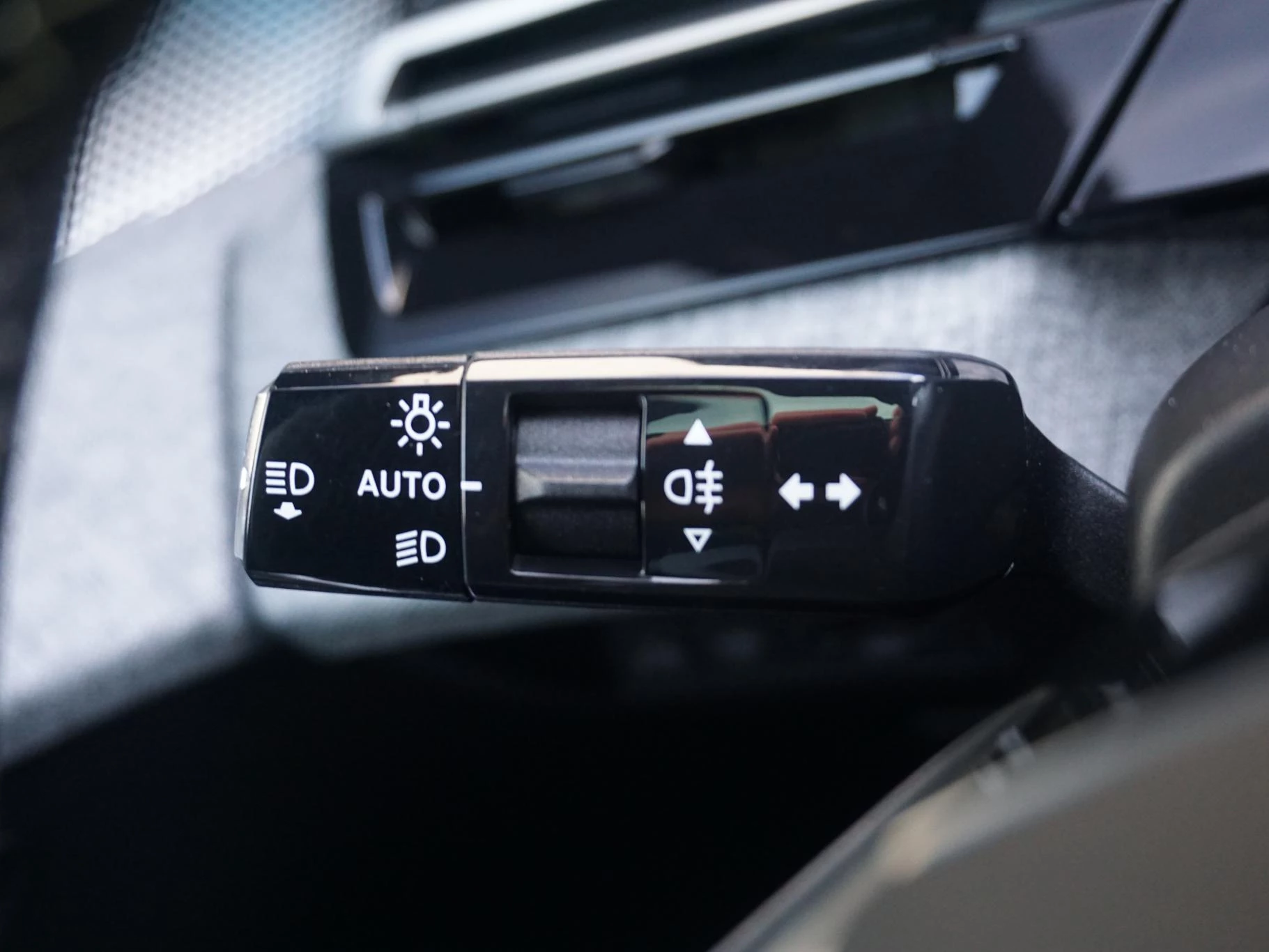 Hoofdafbeelding Peugeot e-5008