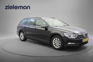 Hoofdafbeelding Volkswagen Passat Volkswagen Passat Variant 1.6 TDI Comfortline Automaat - Navi, Cruise, Clima, Trekhaak