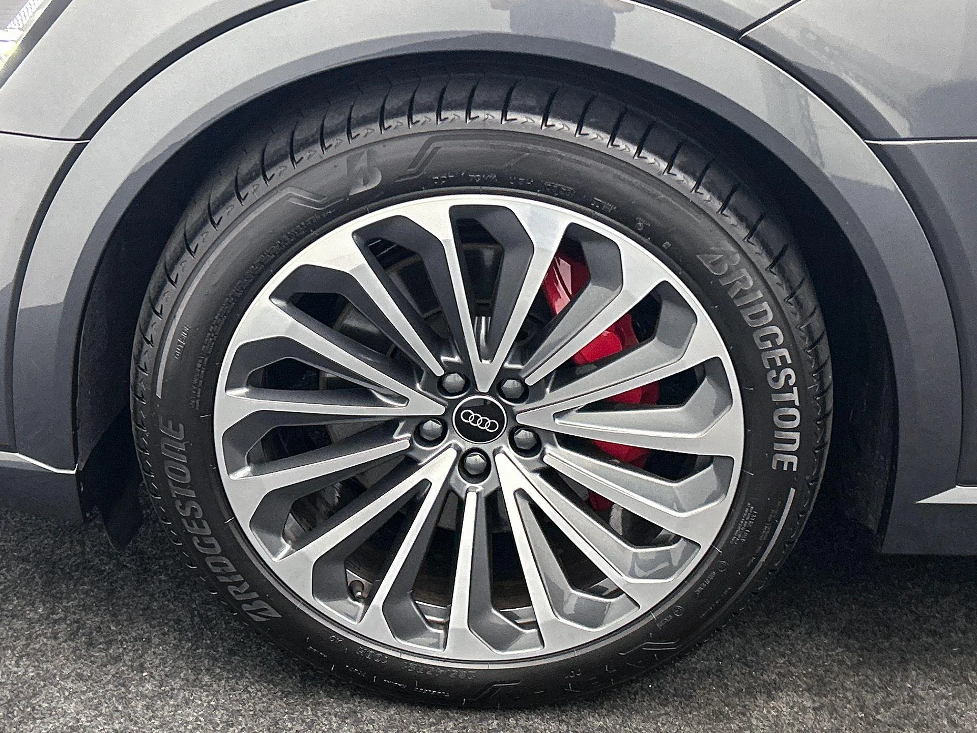 Hoofdafbeelding Audi Q8 e-tron