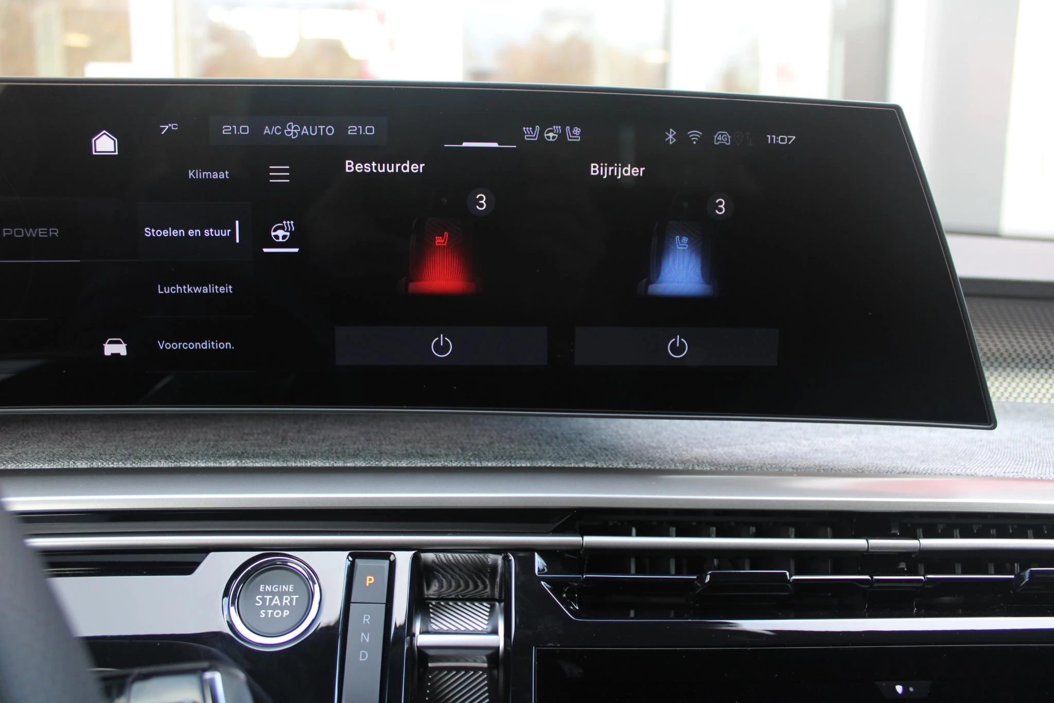 Hoofdafbeelding Peugeot e-3008