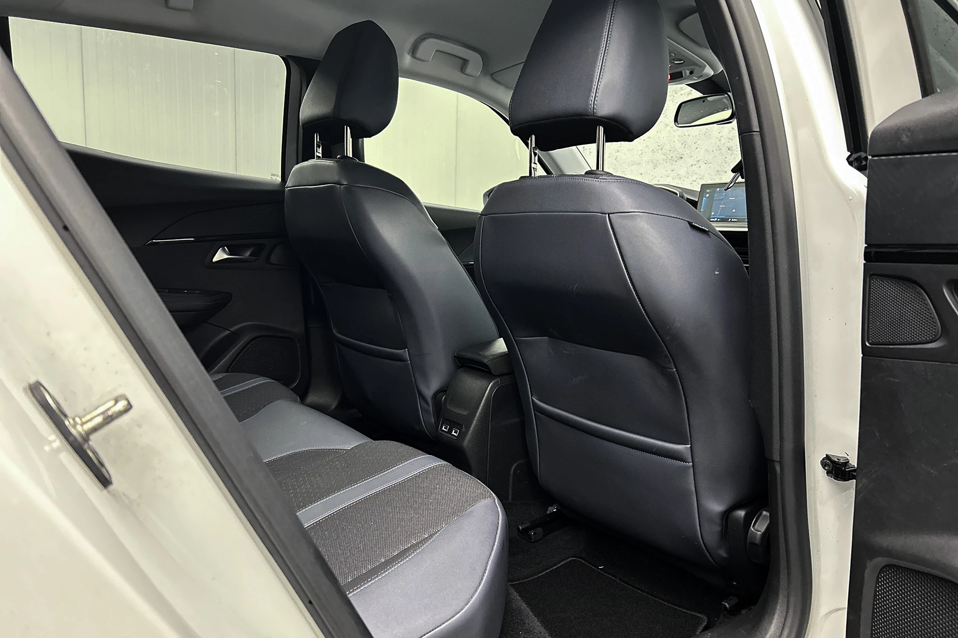 Hoofdafbeelding Peugeot e-2008