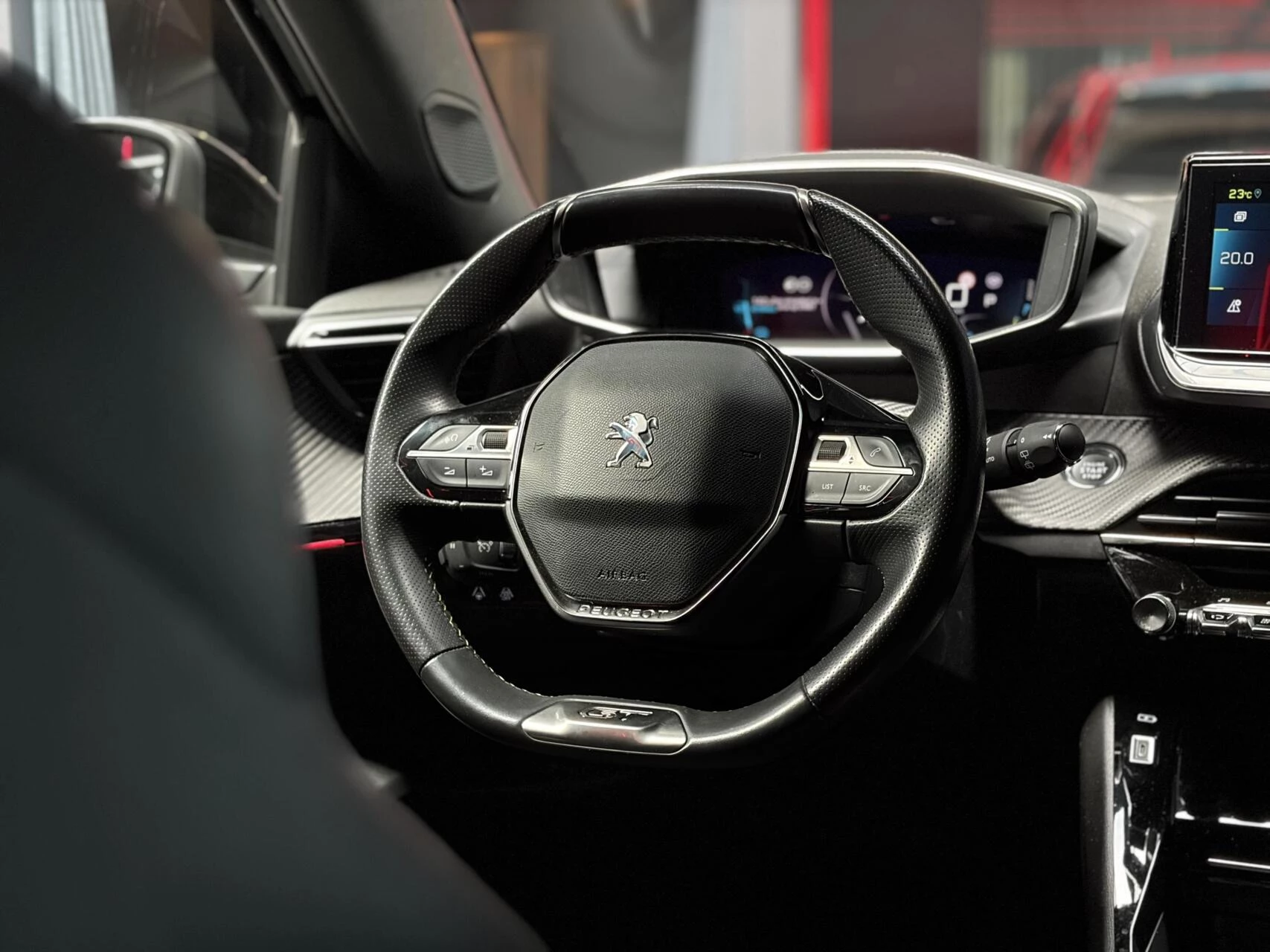 Hoofdafbeelding Peugeot e-2008