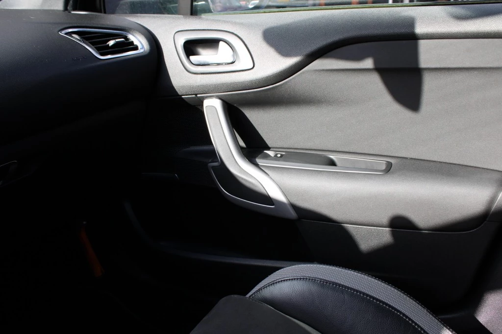 Hoofdafbeelding DS DS 4