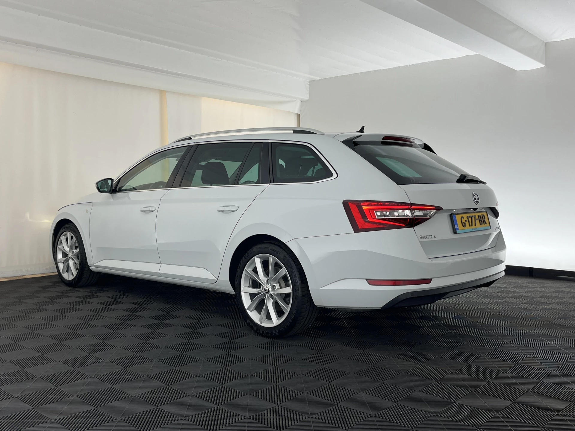 Hoofdafbeelding Škoda Superb