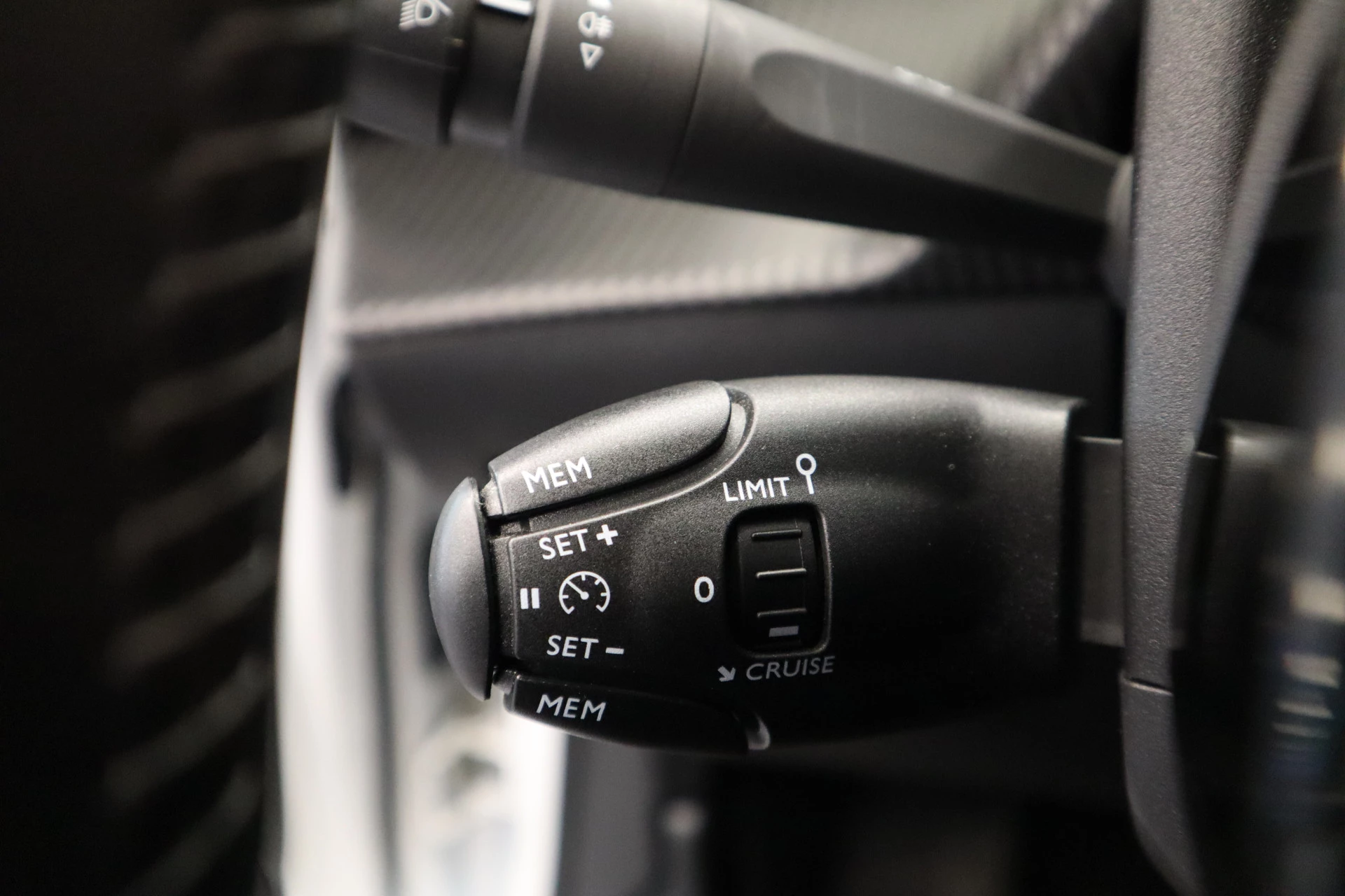 Hoofdafbeelding Peugeot e-208