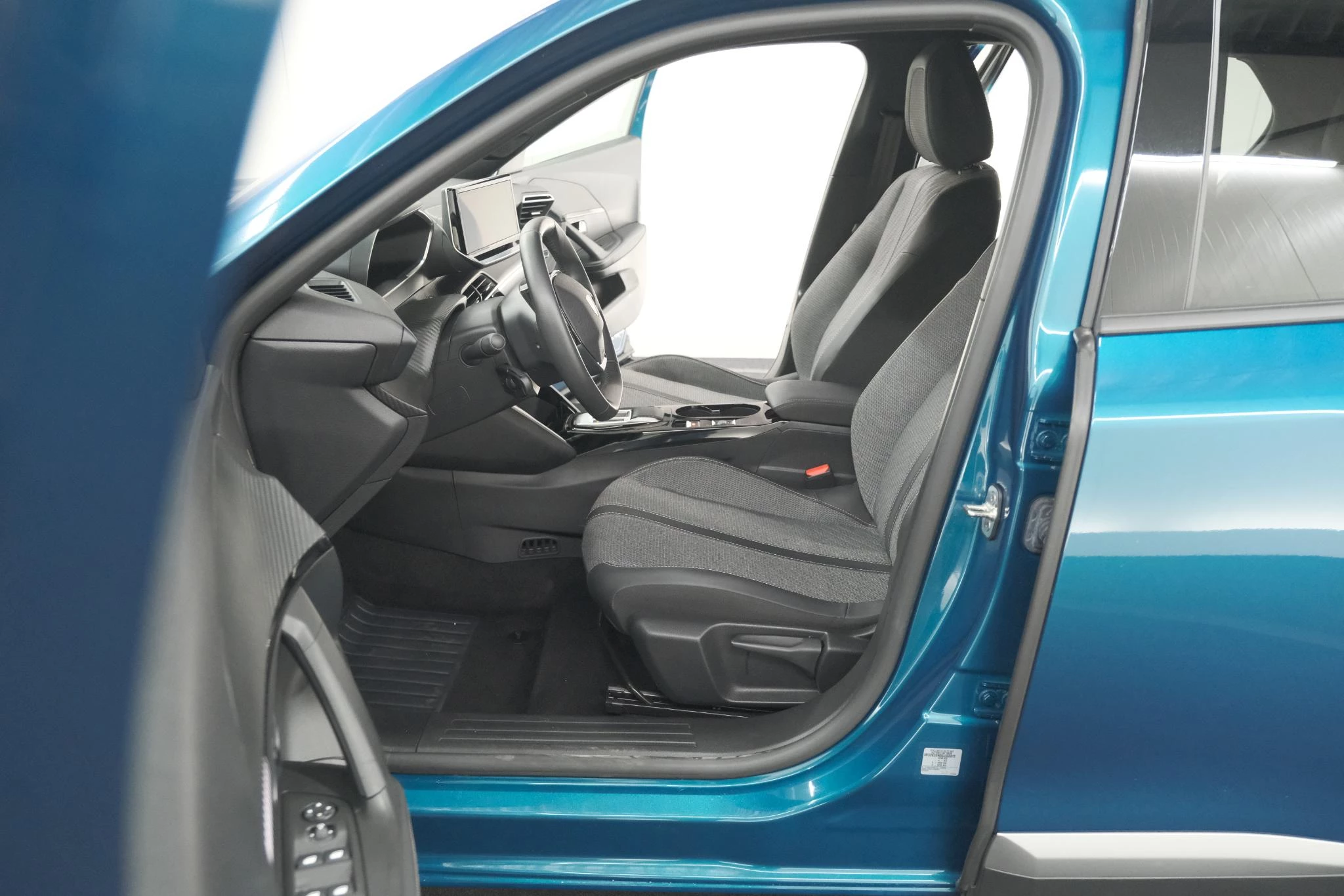 Hoofdafbeelding Peugeot e-2008