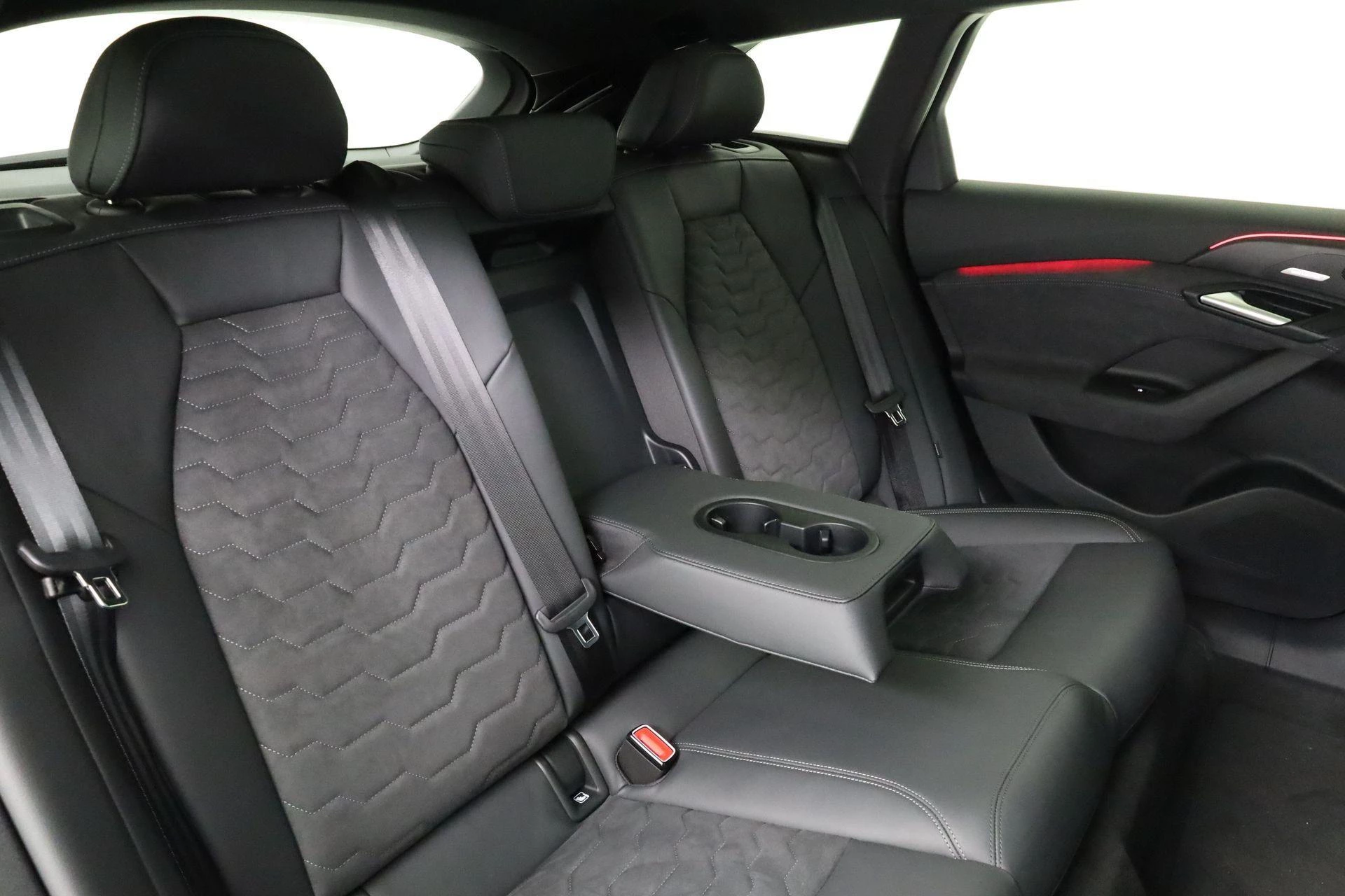 Hoofdafbeelding Audi A6 Avant e-tron