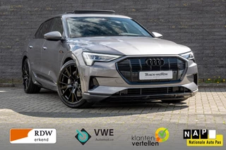 Hoofdafbeelding Audi e-tron Audi E-tron E-tron 55 quattro s-line Panoramadak Grey & Black