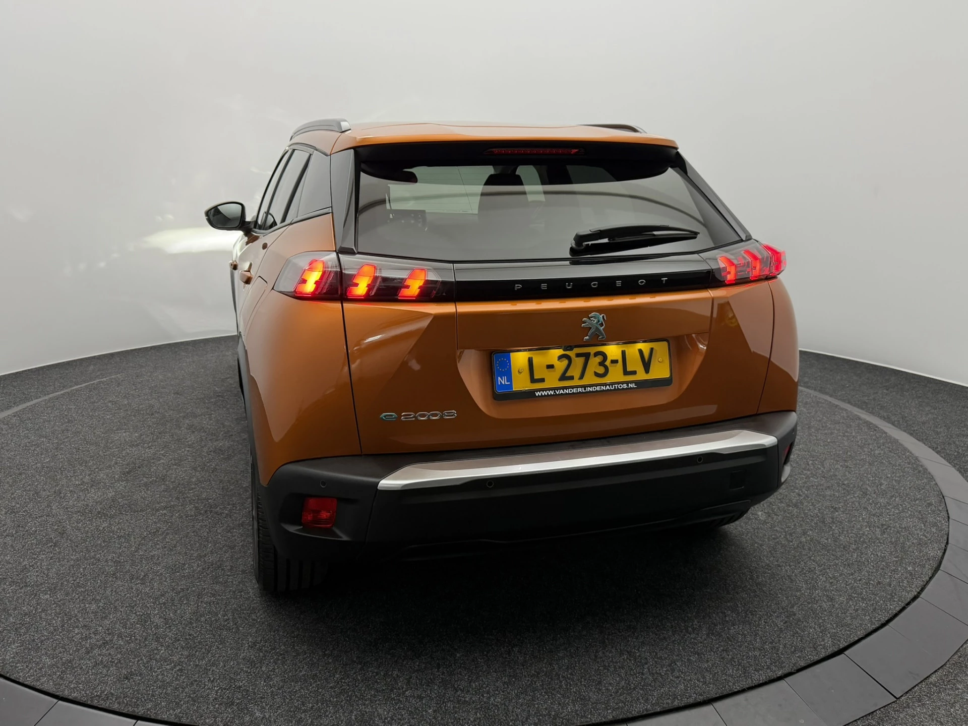 Hoofdafbeelding Peugeot e-2008