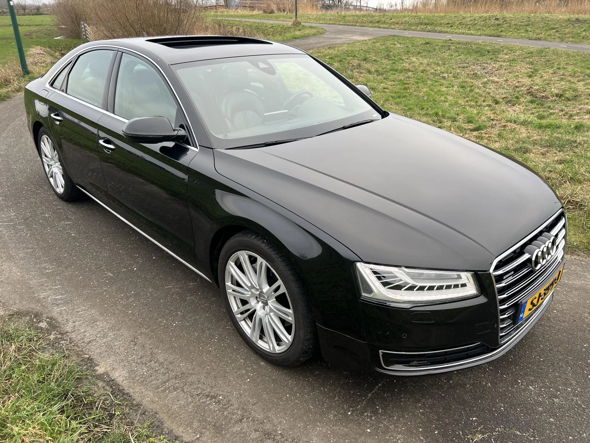 Hoofdafbeelding Audi A8