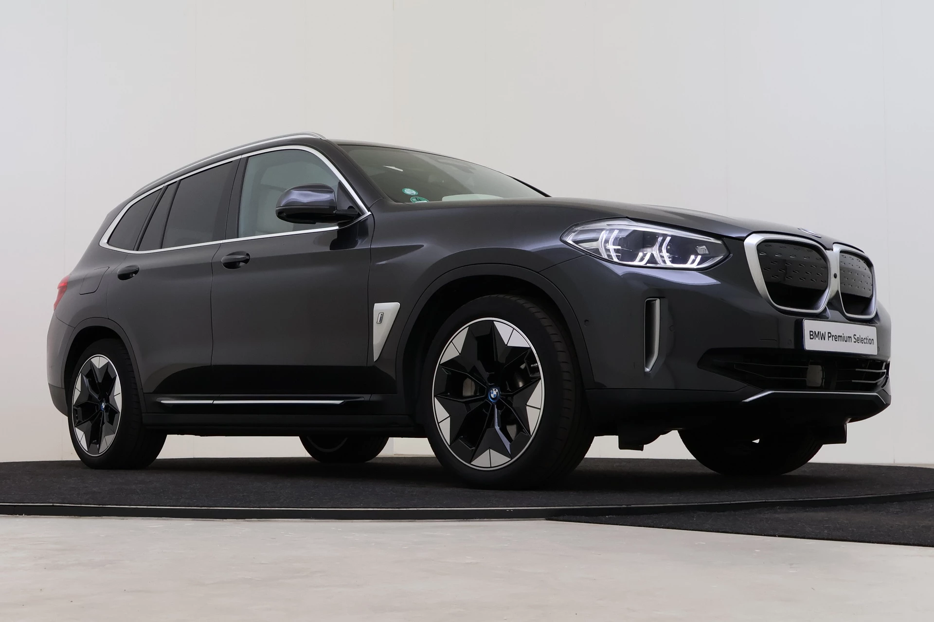 Hoofdafbeelding BMW iX3