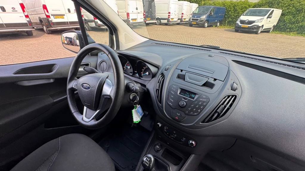 Hoofdafbeelding Ford Transit Courier