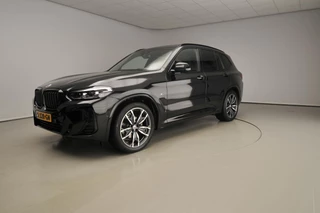 BMW X3 xDrive20i | M-Sportpakket | LED | Leder | Navigatie | Schuifdak | Trekhaak | Keyles go | DAB | Hifi speakers | Alu 20 inch