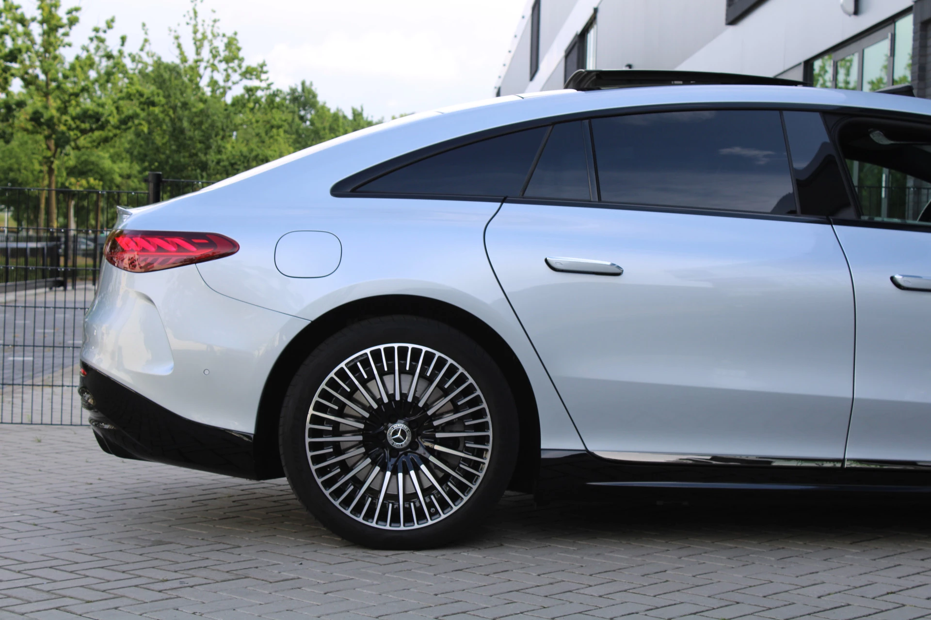 Hoofdafbeelding Mercedes-Benz EQS