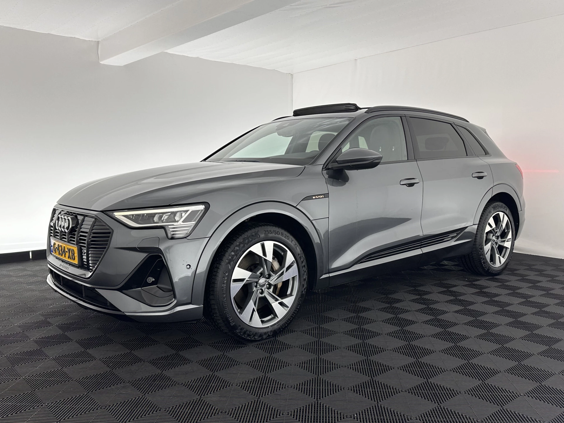 Hoofdafbeelding Audi e-tron