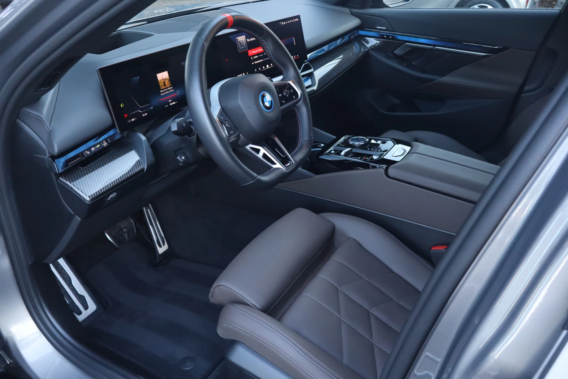 Hoofdafbeelding BMW i5