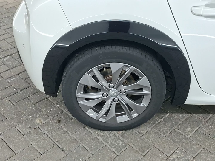 Hoofdafbeelding Peugeot e-208