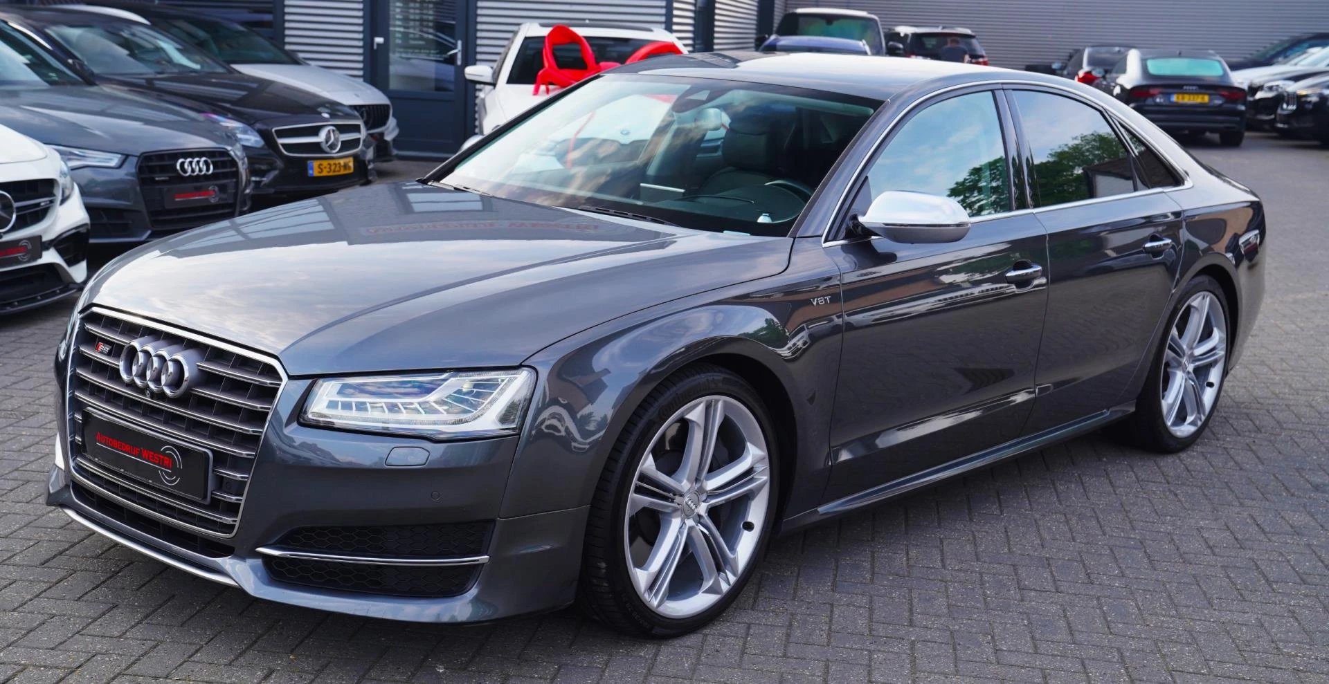 Hoofdafbeelding Audi S8