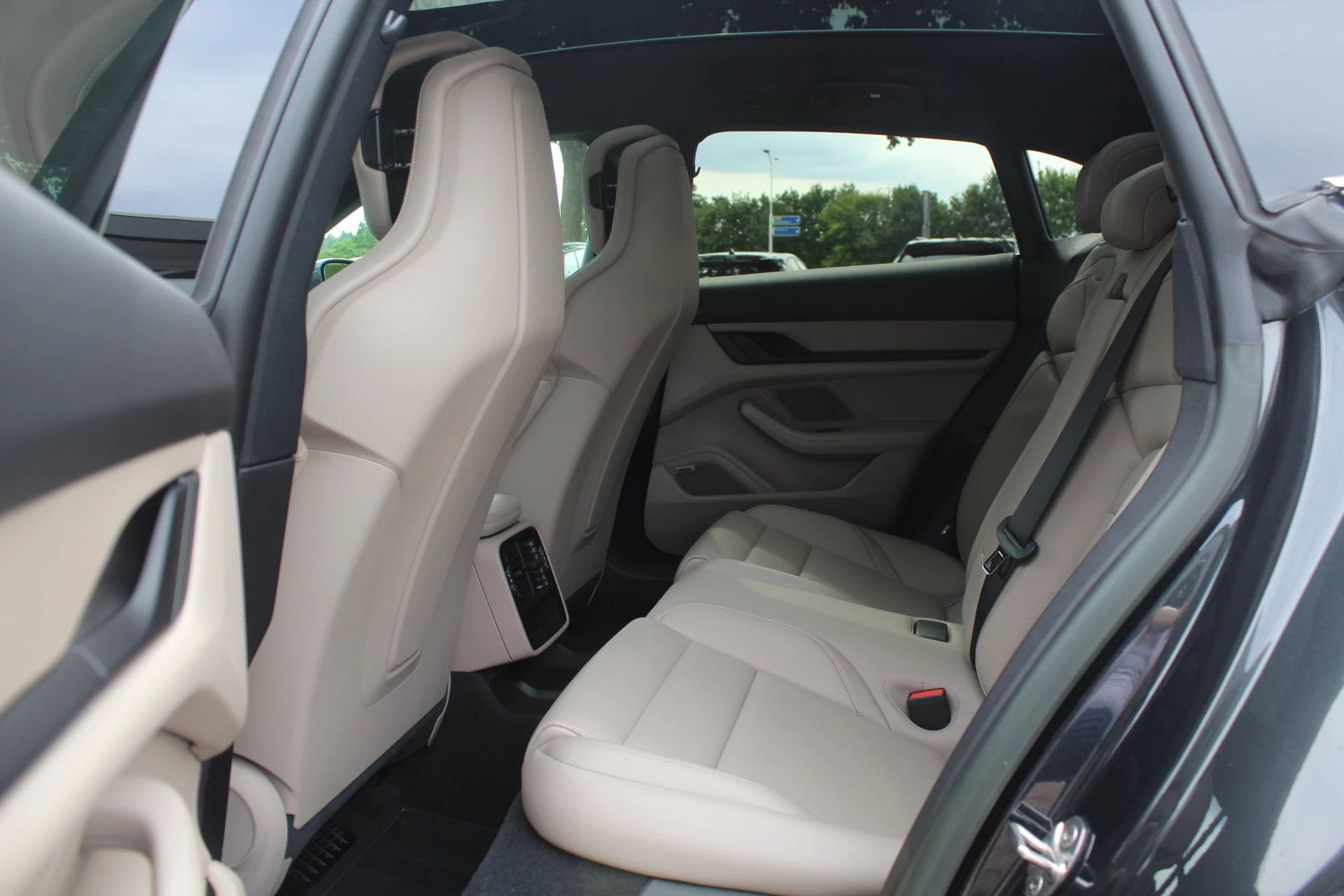 Hoofdafbeelding Porsche Taycan