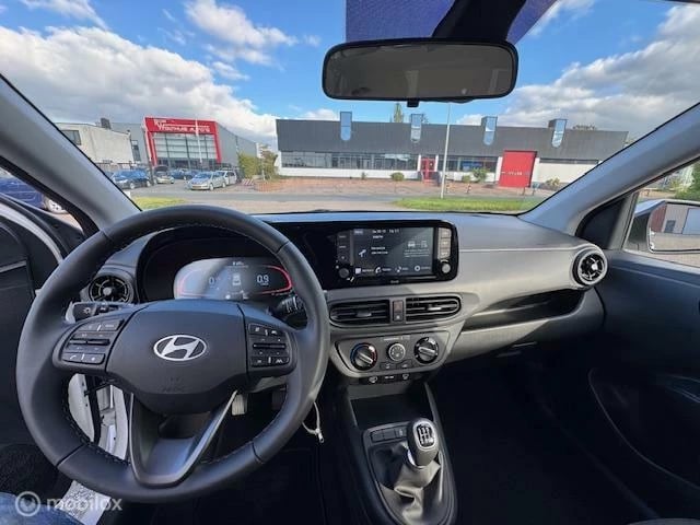 Hoofdafbeelding Hyundai i10