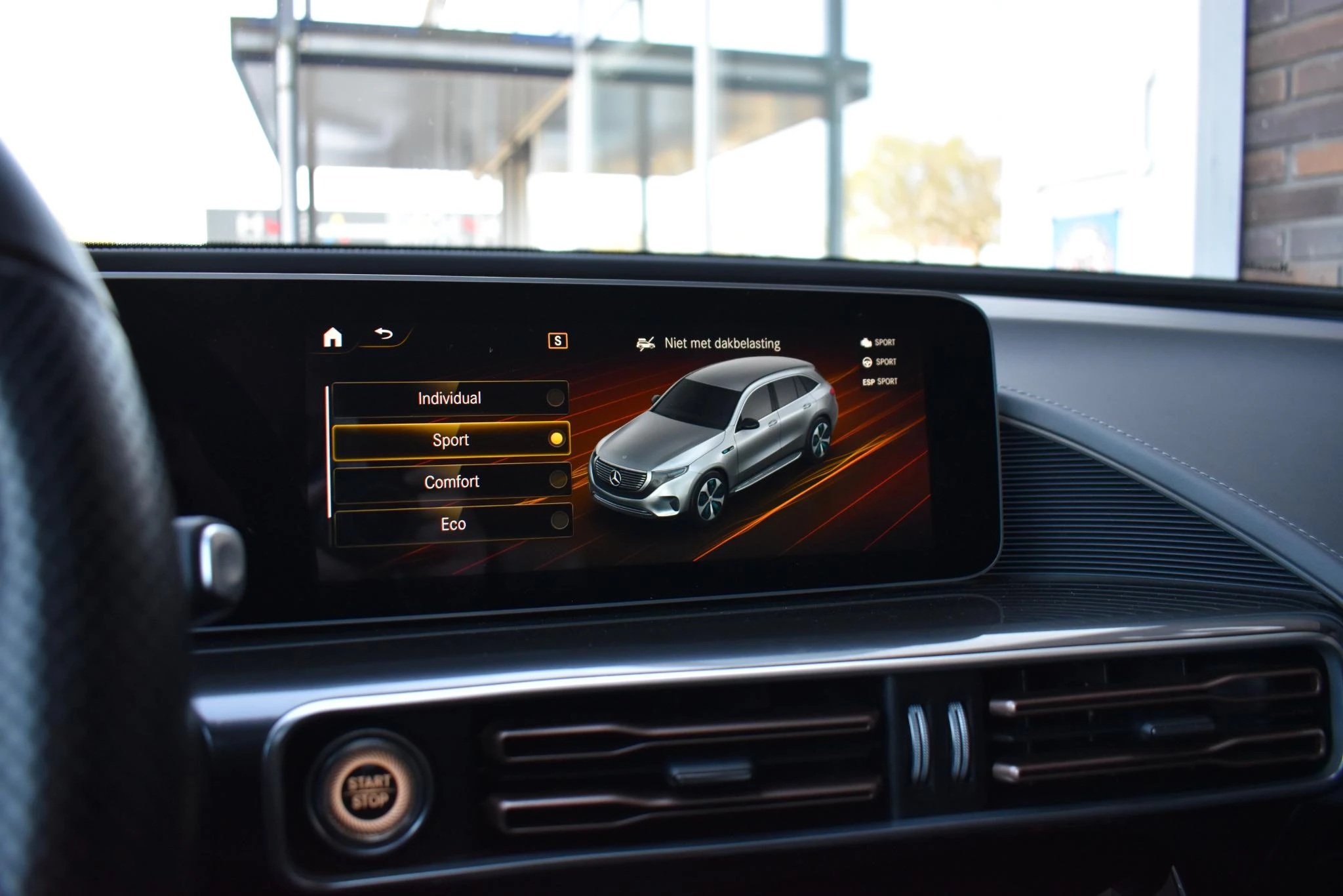 Hoofdafbeelding Mercedes-Benz EQC