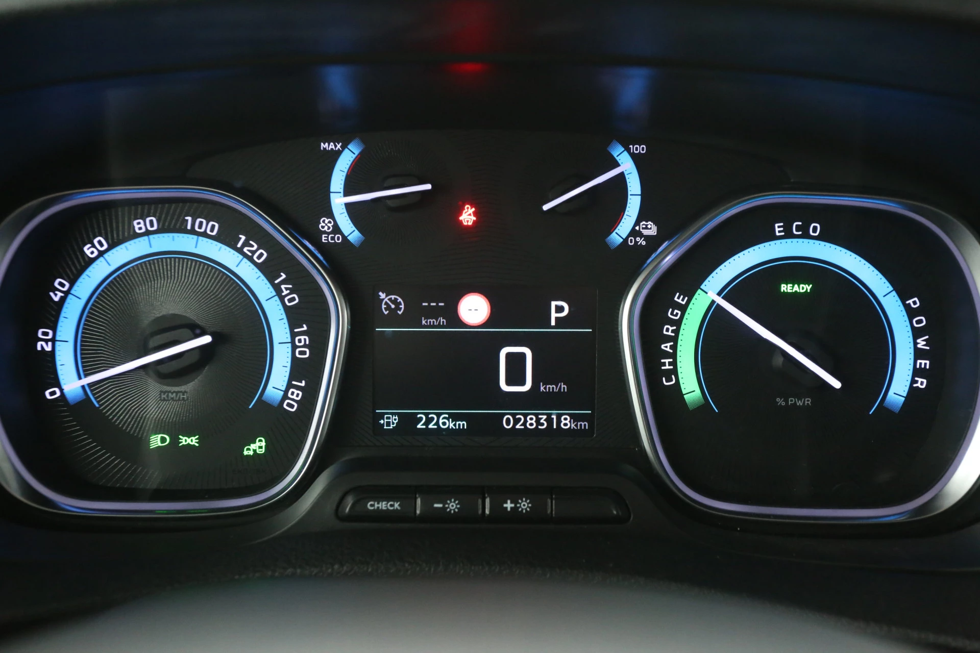 Hoofdafbeelding Peugeot e-Expert