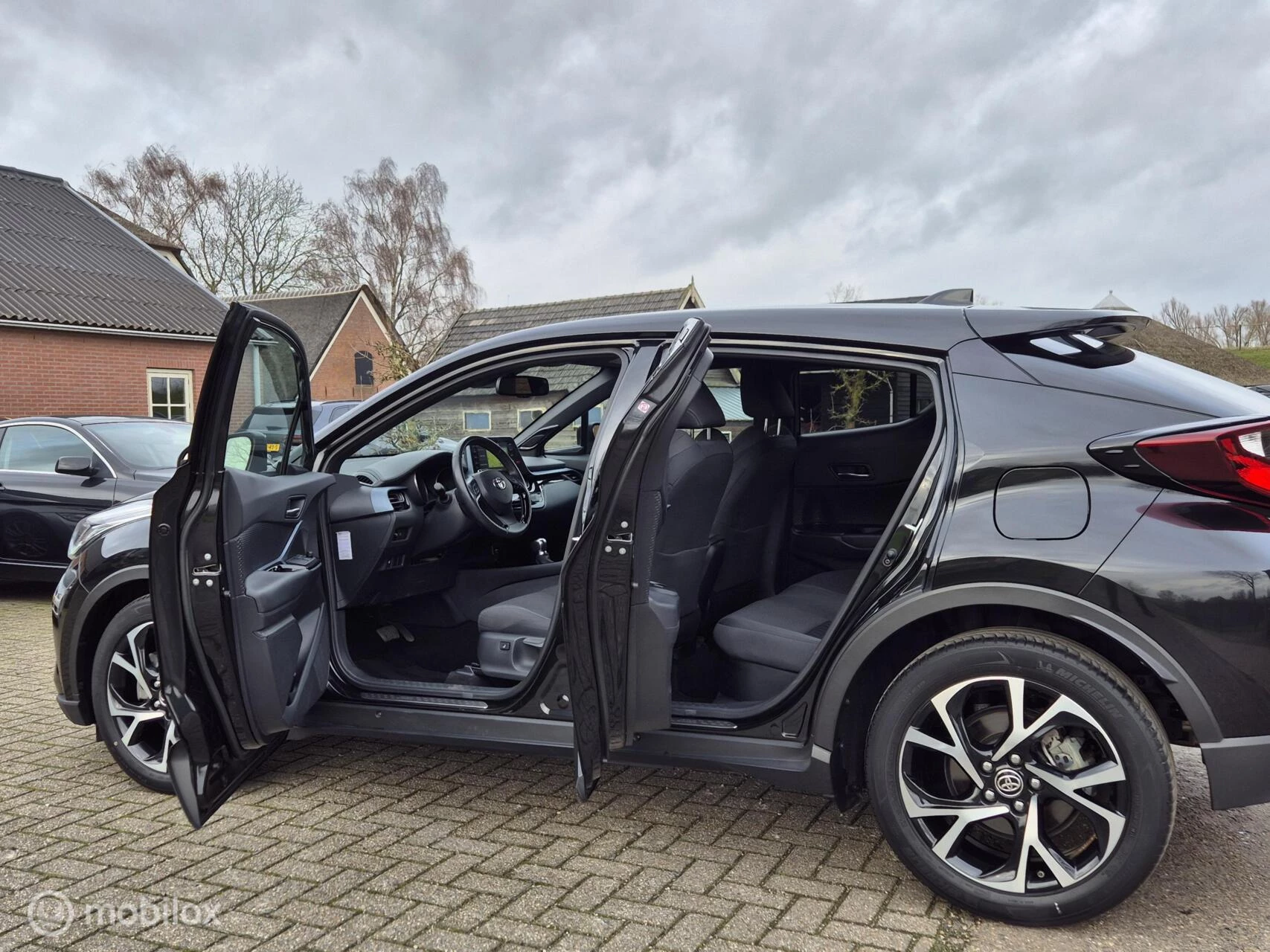 Hoofdafbeelding Toyota C-HR