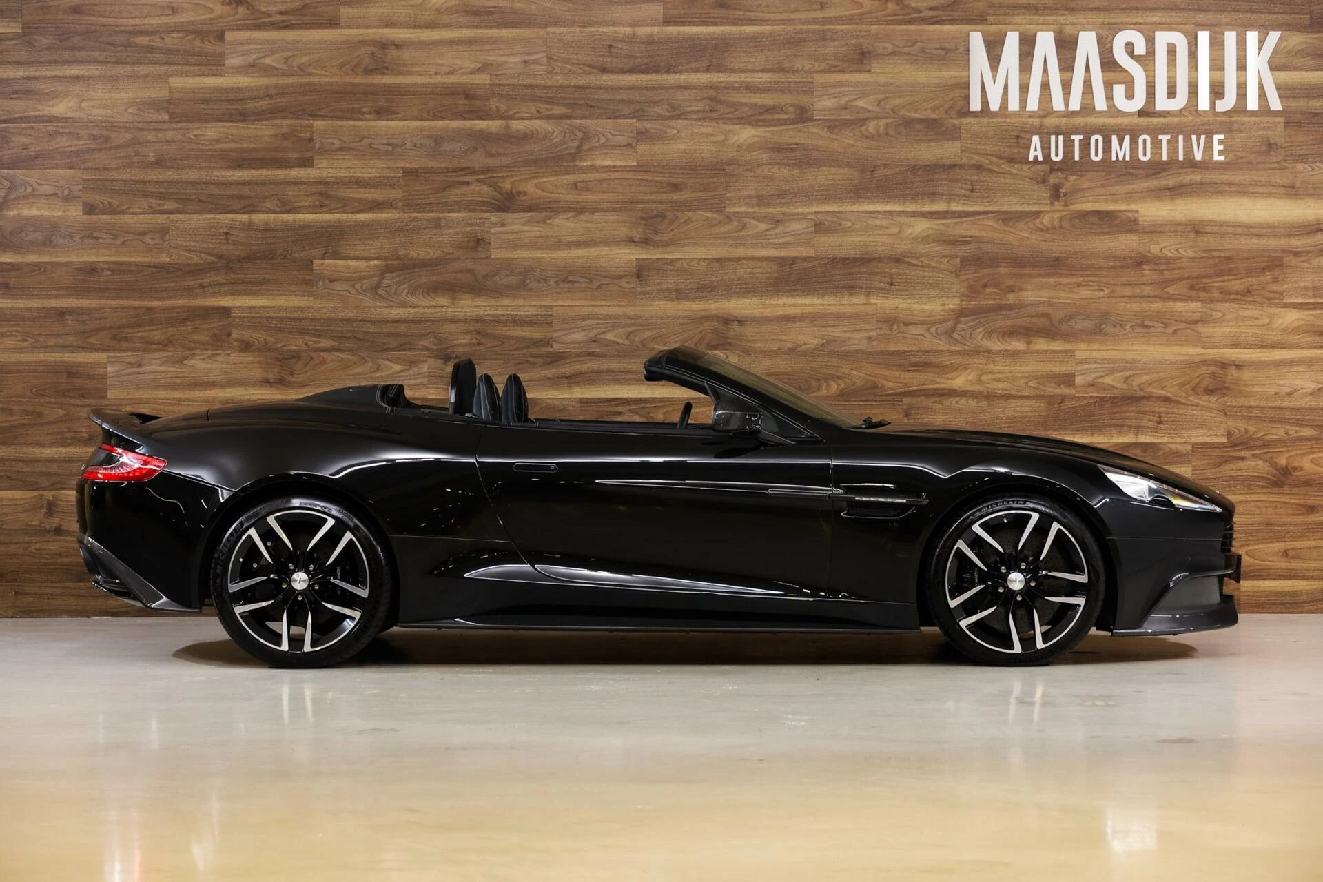 Hoofdafbeelding Aston Martin V12 Vanquish